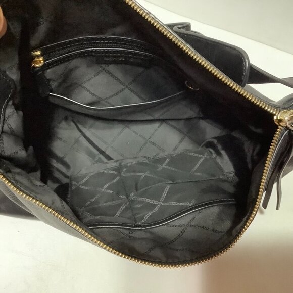 Michael Kors Pebbled Leather Crosby Padlock Shoulder Bag Purse Black 15" x 10" - Picture 8 of 9